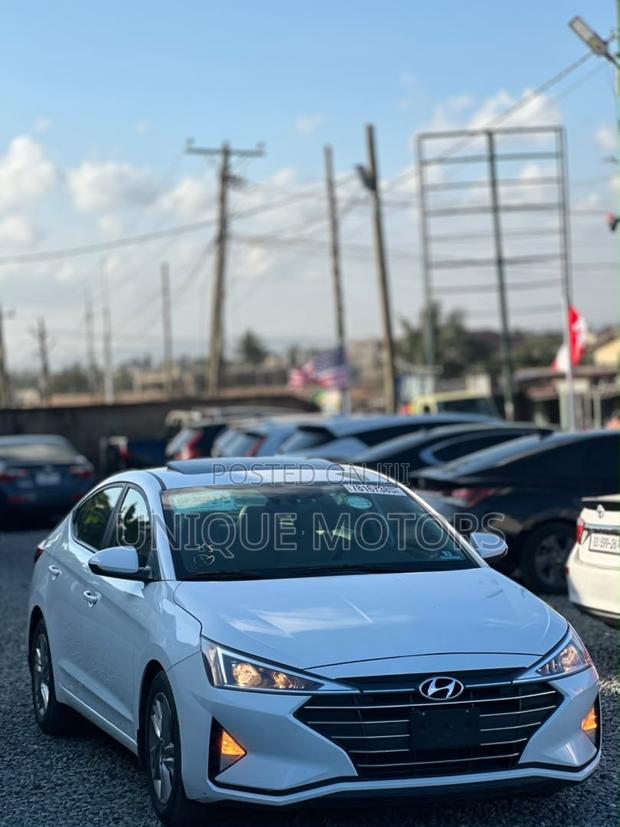 Hyundai Elantra SEL 2019 White