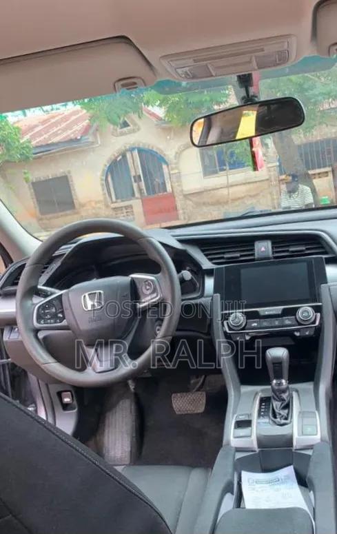 Honda Civic LX 4dr Sedan (2.0L 4cyl) 2016 Gray