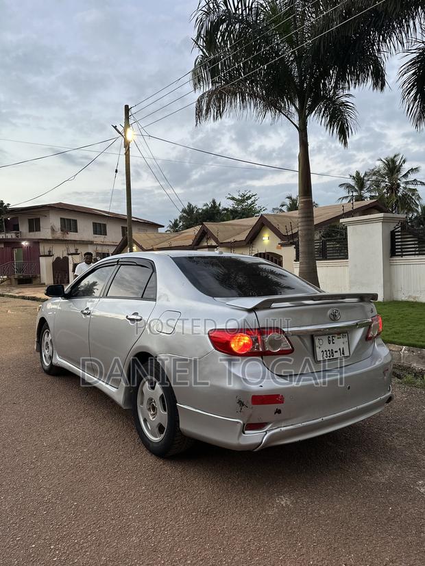 Toyota Corolla 2012 Silver
