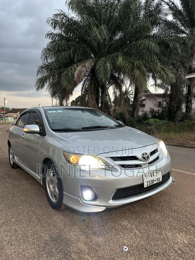 Toyota Corolla 2012 Silver