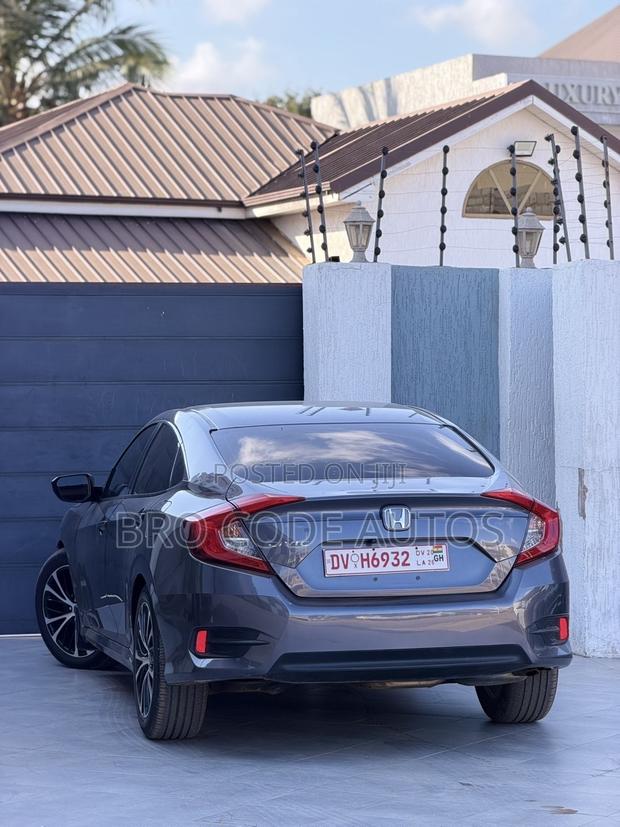Honda Civic EX Sedan 2018 Gray