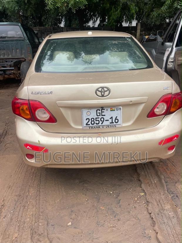 Toyota Corolla 2011 Burgundy