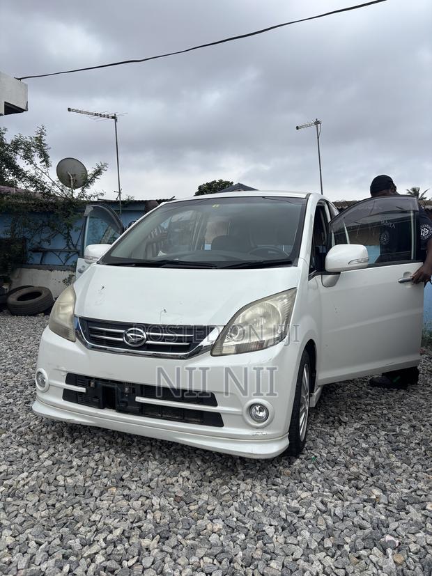 Daihatsu Move 2010 White