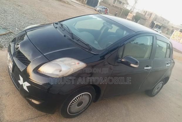 Toyota Vitz 2010 Black
