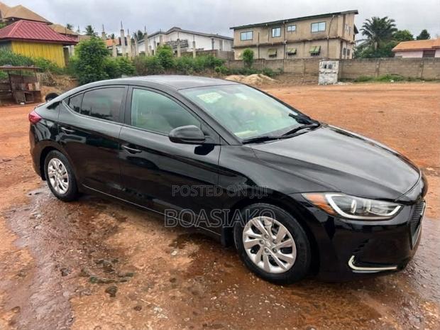 Hyundai Elantra Limited Sedan FWD (2.0L 4cyl 6A) 2017 Black