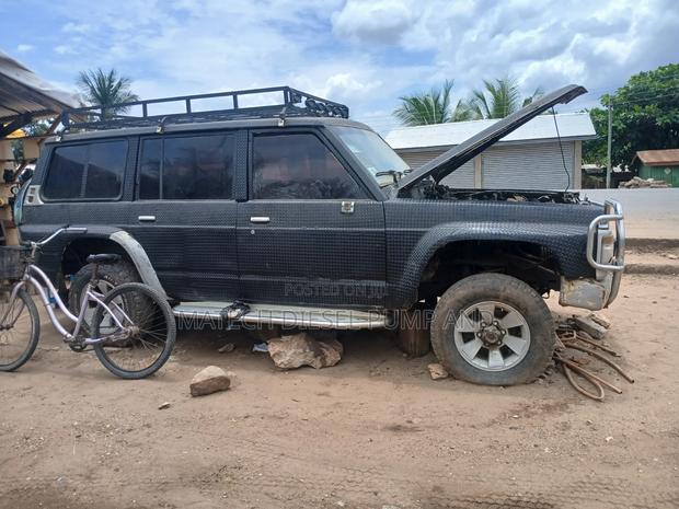 Nissan Patrol 1990 Gray