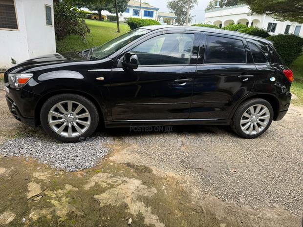 Mitsubishi Outlander 2012 Black