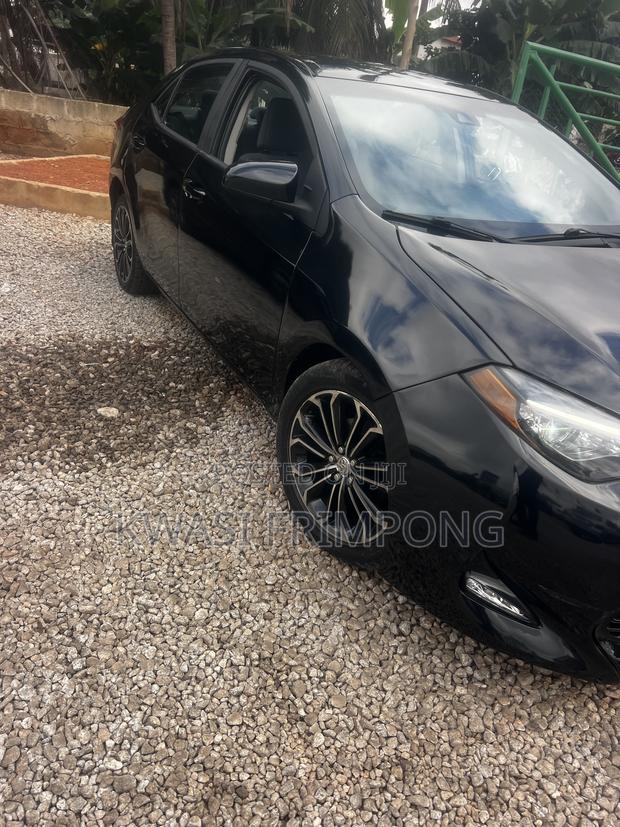 Toyota Corolla LE (1.8L 4cyl 2A) 2018 Black