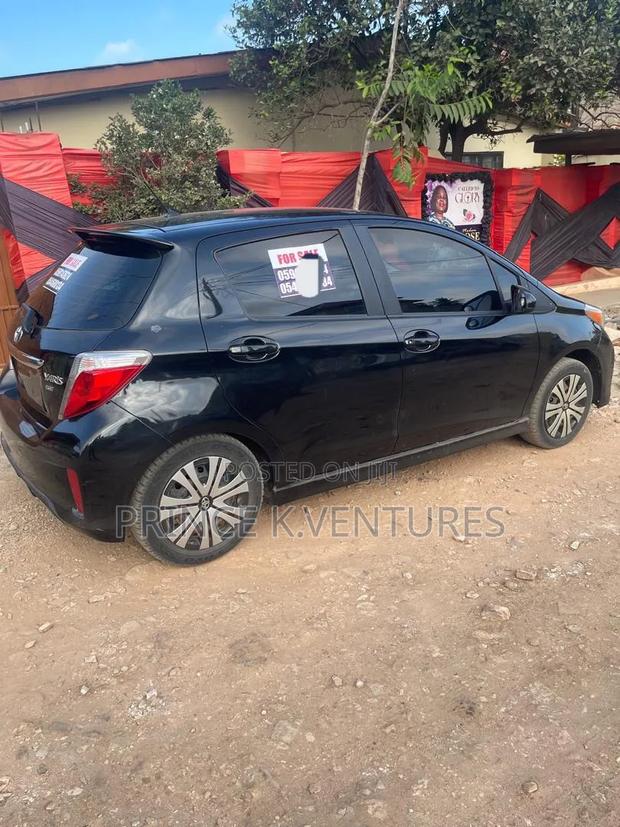 Toyota Yaris 2012 Black