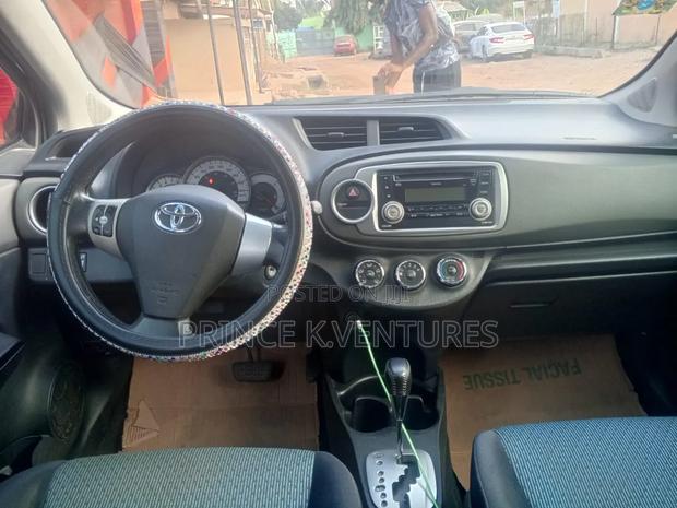 Toyota Yaris 2012 Black