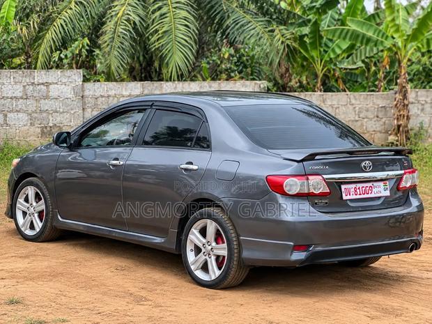 Toyota Corolla 2013 Gray