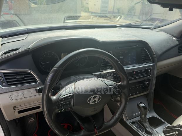Hyundai Sonata SE 2016 White