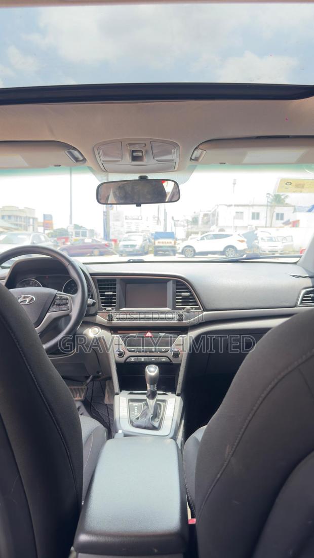 Hyundai Elantra 2017 White
