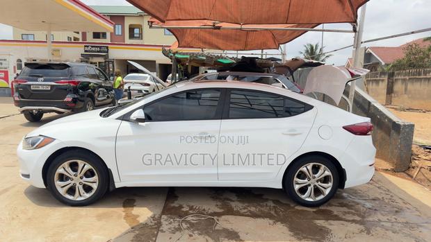 Hyundai Elantra 2017 White