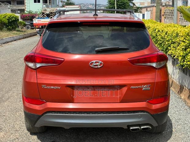 Hyundai Tucson 2017 Orange