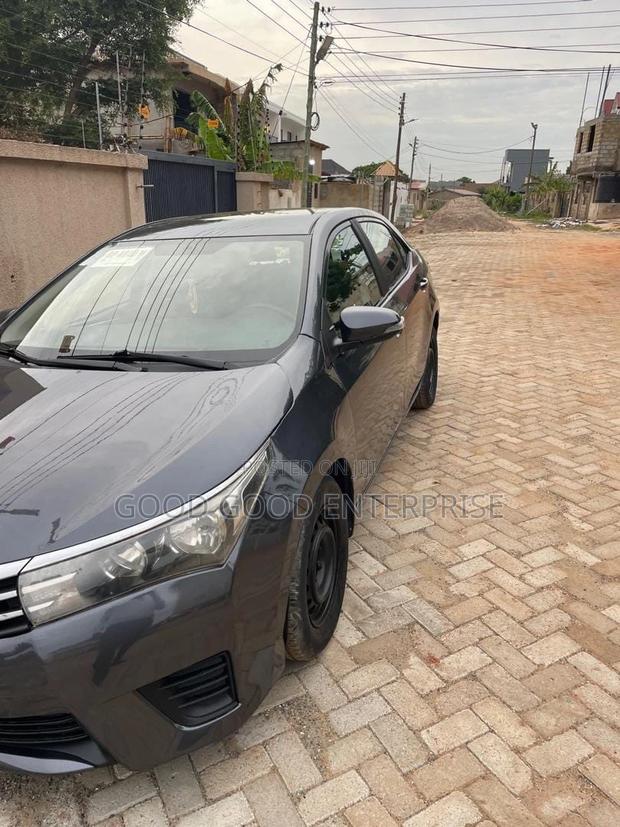 Toyota Corolla LE Plus 4dr Sedan (1.8L 4cyl CVT) 2016 Black
