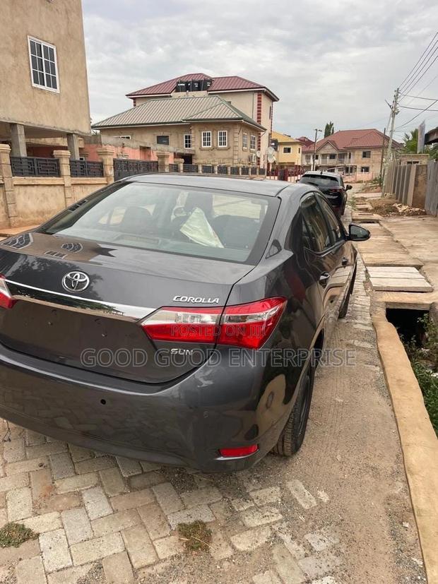 Toyota Corolla LE Plus 4dr Sedan (1.8L 4cyl CVT) 2016 Black
