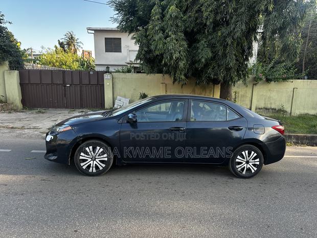 Toyota Corolla LE 4dr Sedan (1.8L 4cyl CVT) 2017 Black