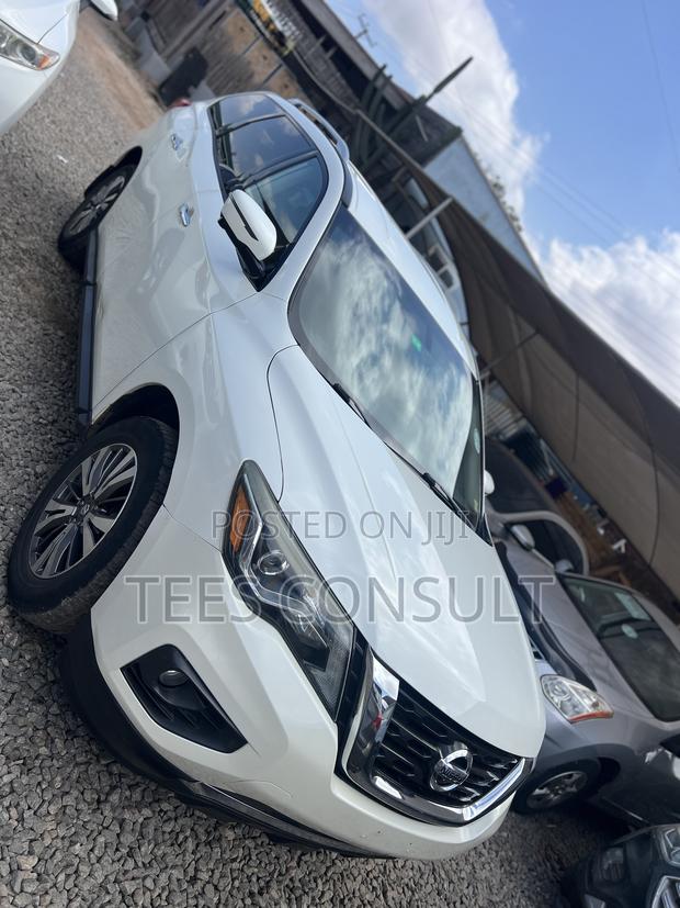 Nissan Pathfinder 2017 White