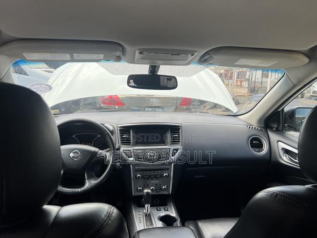 Nissan Pathfinder 2017 White
