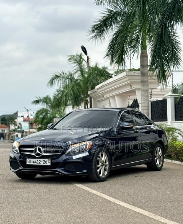 Mercedes-Benz C300 2016 Blue