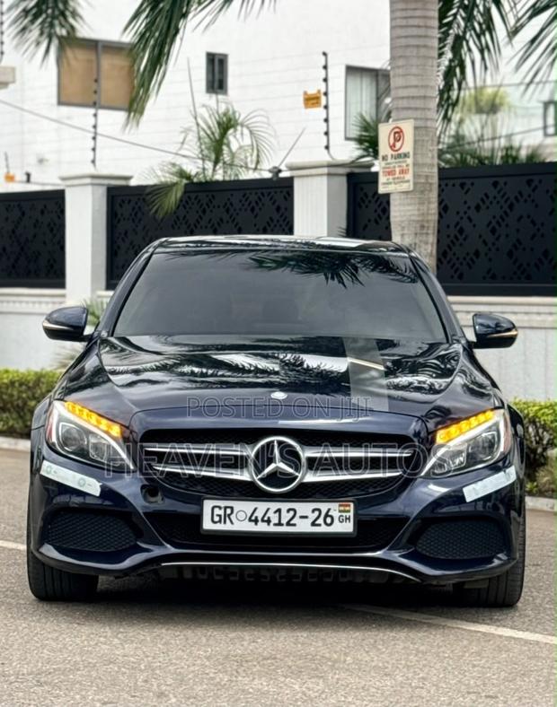 Mercedes-Benz C300 2016 Blue