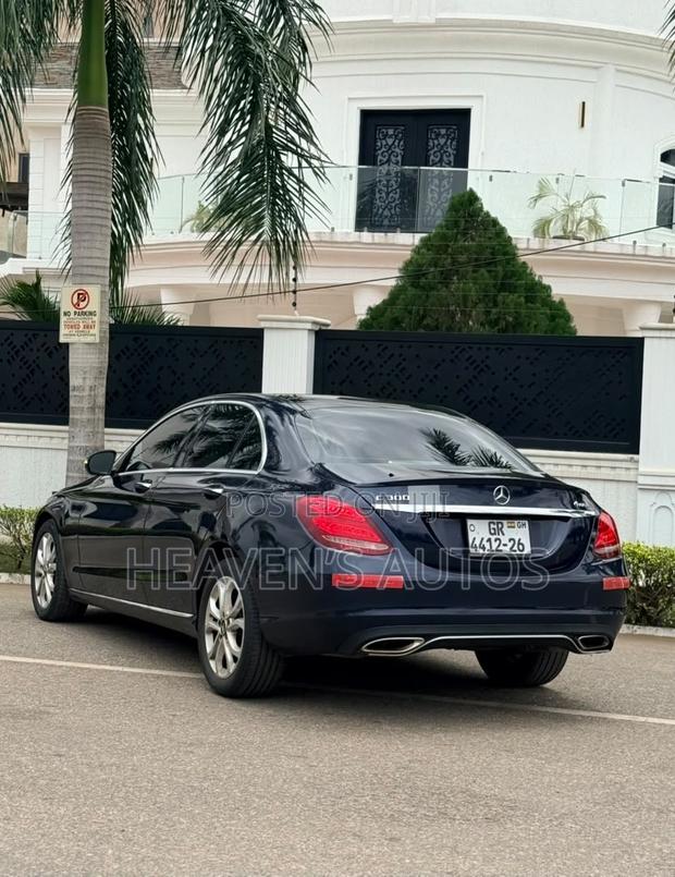 Mercedes-Benz C300 2016 Blue