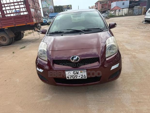 Toyota Vitz 2010 Burgundy