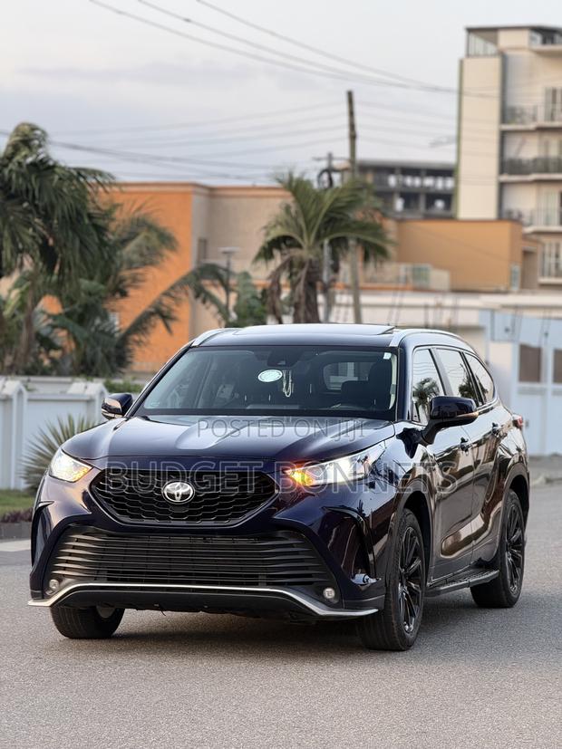 Toyota Highlander XLE AWD 2023 Blue
