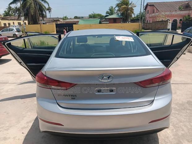 Hyundai Elantra SE 2018 Silver