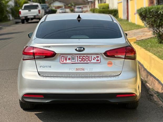 Kia Forte S Sedan 2017 Gray
