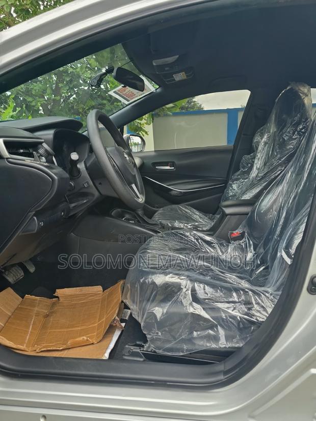 Toyota Corolla SE 2021 Silver