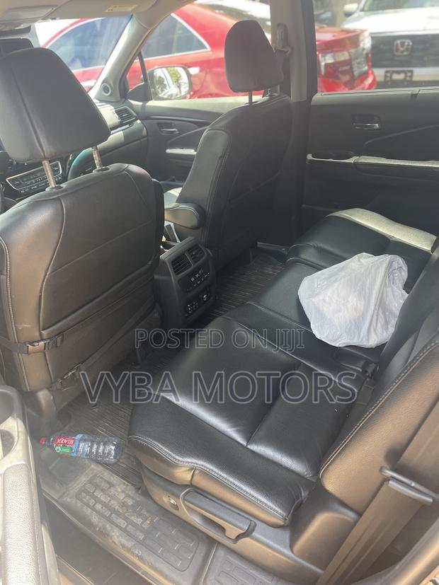 Honda Pilot Touring 4dr SUV 4WD (3.5L 6cyl 9A) 2017 Black
