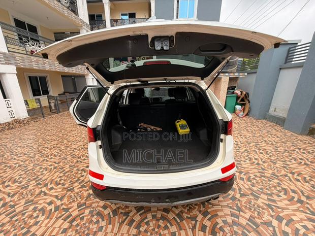 Hyundai Santa Fe 2014 White