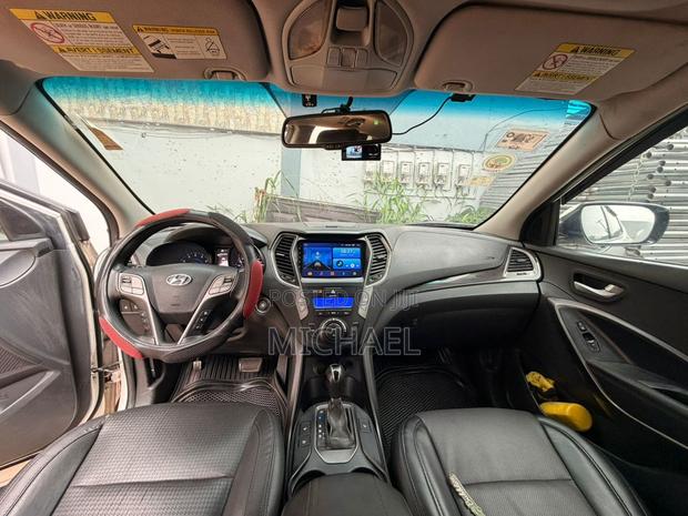 Hyundai Santa Fe 2014 White