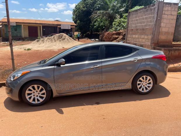 Hyundai Elantra 2012 Gray