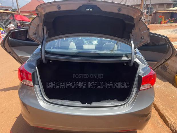 Hyundai Elantra 2012 Gray