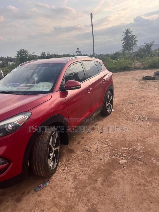 Hyundai Tucson 2016 Red