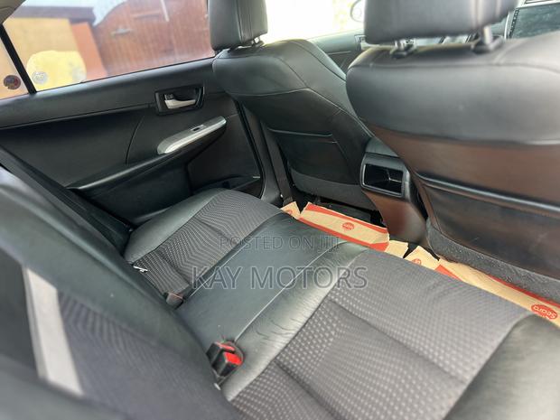 Toyota Camry SE 4dr Sedan (2.5L 4cyl 6A) 2014 Gray