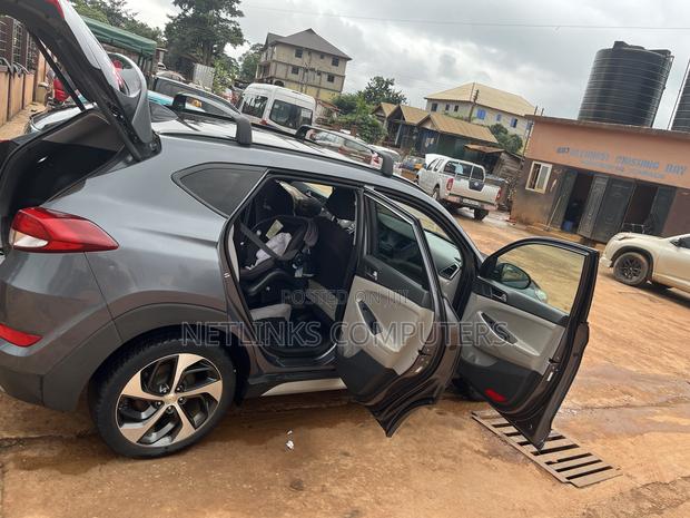 Hyundai Tucson Sport FWD 2018 Gray