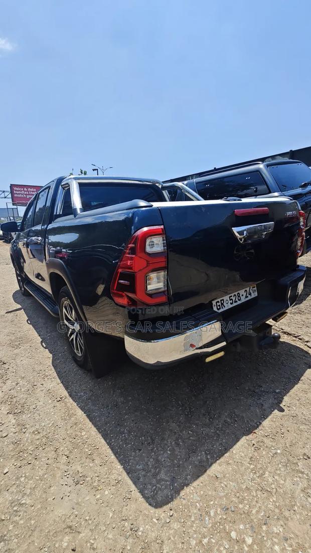 Toyota Hilux Revo Double Cab Deisel 2.4 AWD 2018 Black