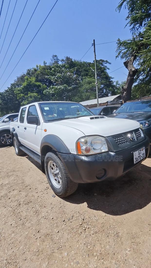 Nissan Hardbody 2020 White