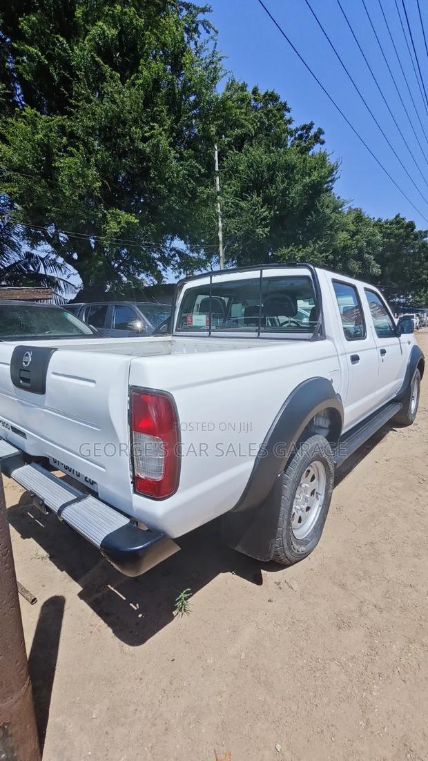 Nissan Hardbody 2020 White