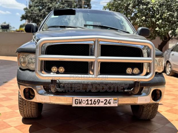 Dodge RAM 2004 Black