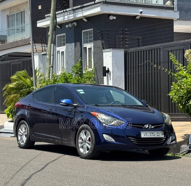 Hyundai Elantra Limited Sedan FWD (1.8L 4cyl 6A) 2013 Blue