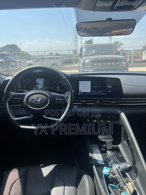 Hyundai Elantra SE 2023 White