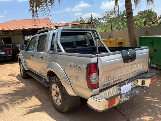 Nissan Hardbody 2017 Silver