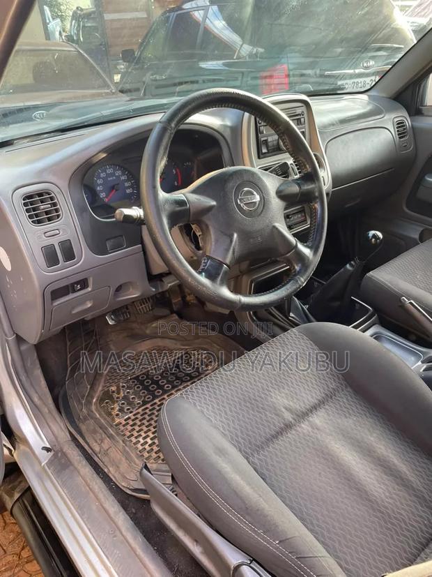 Nissan Hardbody 2017 Silver