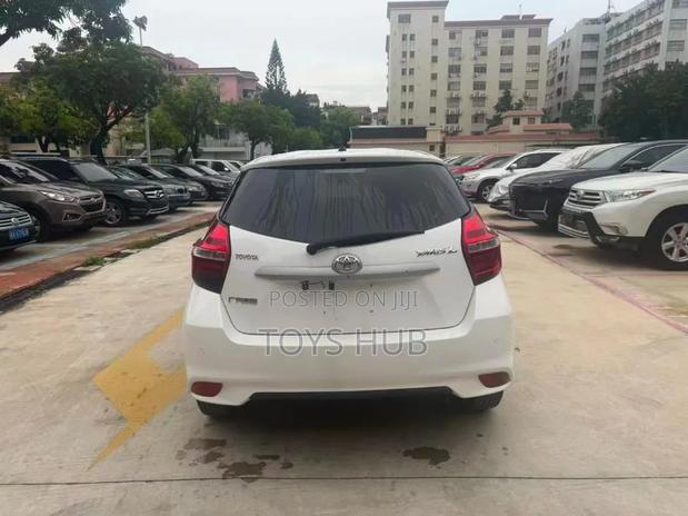 Toyota Yaris L Hatchback 5dr 2018 White