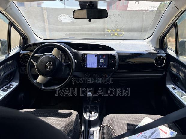 Toyota Vitz 1.3 AWD 5dr 2015 White